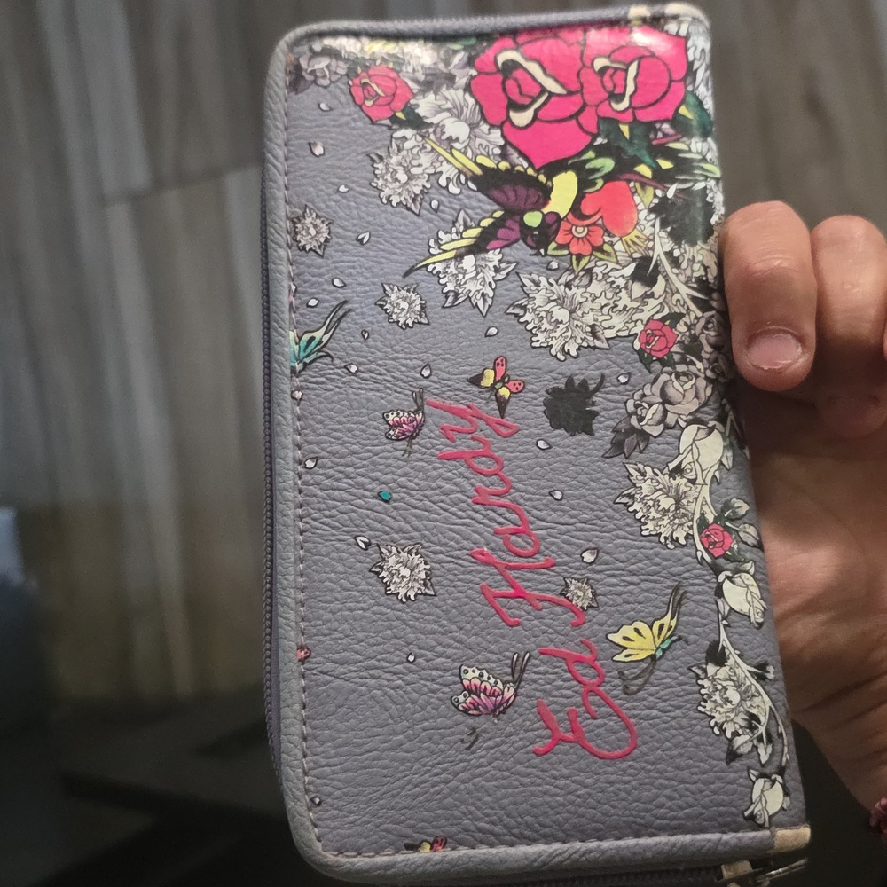 Ed Hardy never used zip around wallet